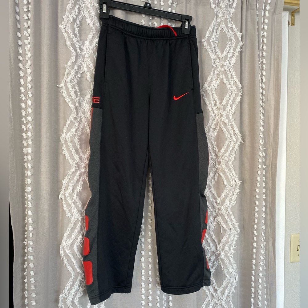 Boys Nike relaxed fit pants